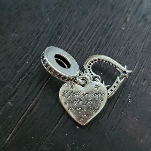 Pandora Charm "FALL IN LOVE" - Picture 2 of 7